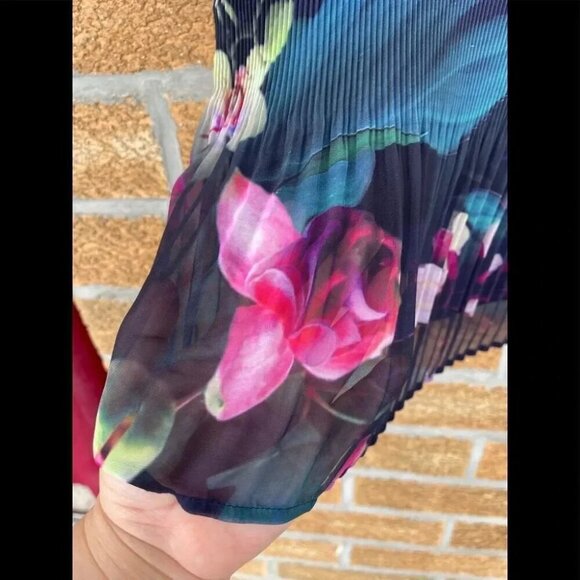 Ted Baker Floral-Print Pleated Top sz 4 - Picture 4 of 8